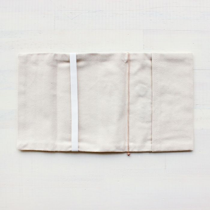 刺繍ﾌﾞｯｸｶﾊﾞｰ 青い花 HONTOWATASHI