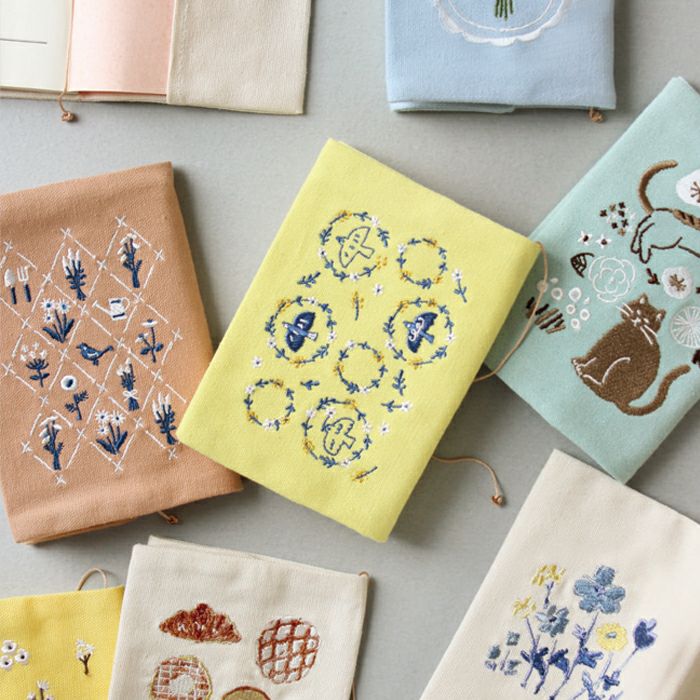 刺繍ﾌﾞｯｸｶﾊﾞｰ 小花 HONTOWATASHI